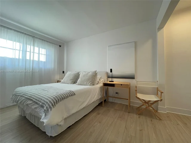 4812 Pine Tree Dr # 209, Miami Beach FL 33140