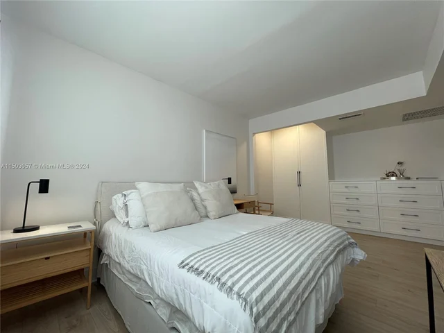 4812 Pine Tree Dr # 209, Miami Beach FL 33140