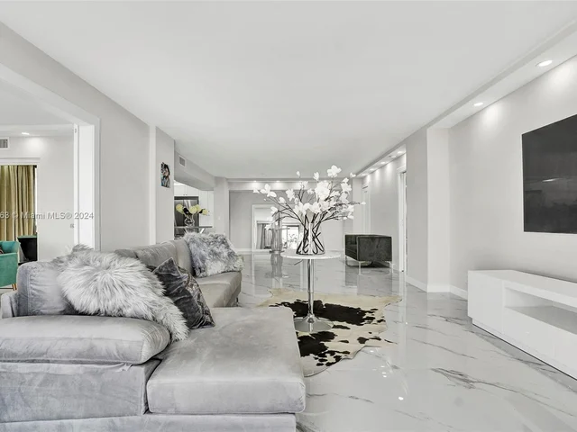 1500 S Ocean Dr # 7F, Hollywood FL 33019