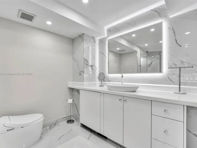 1500 S Ocean Dr # 7F, Hollywood FL 33019