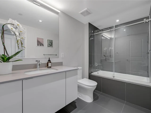 1600 NE 1st Ave # 2916, Miami FL 33132