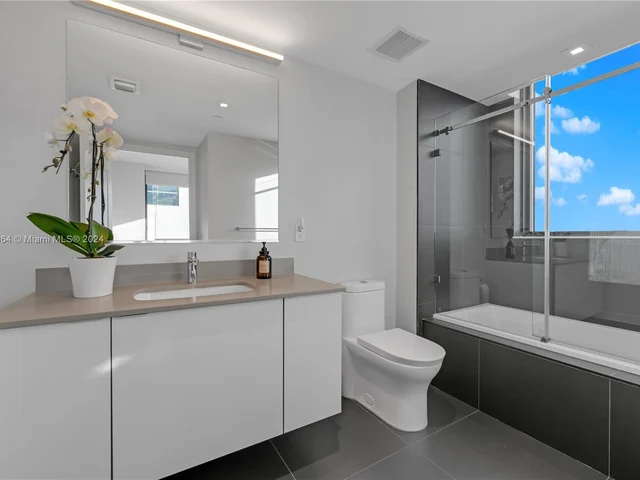 1600 NE 1st Ave # 2916, Miami FL 33132