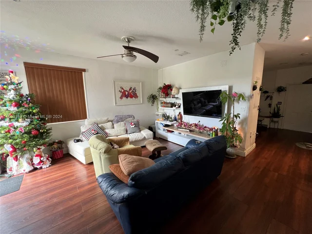 2824 SE 16th Ave # 116, Homestead FL 33035