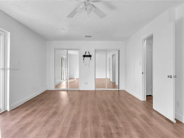 2 Meacham Ln, Tamarac FL 33319