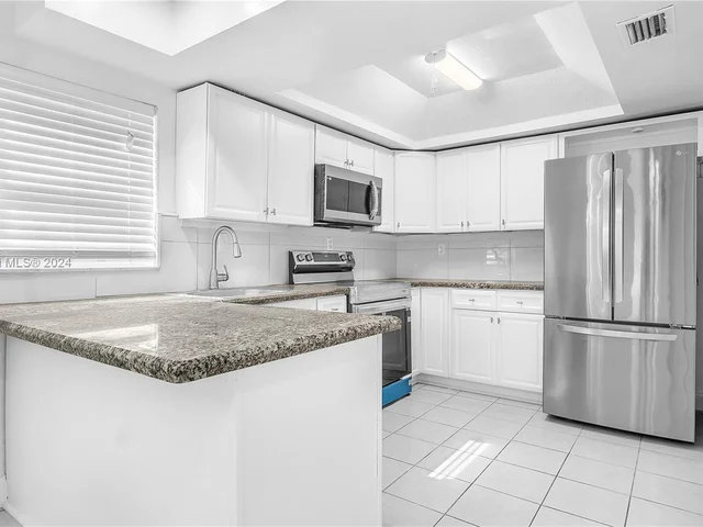 2 Meacham Ln, Tamarac FL 33319