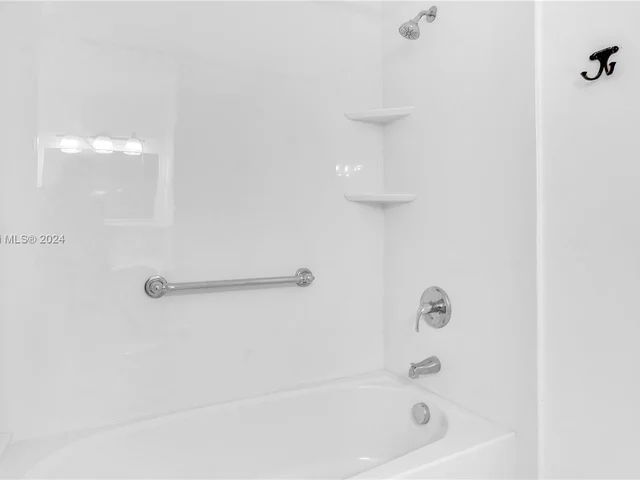 2 Meacham Ln, Tamarac FL 33319