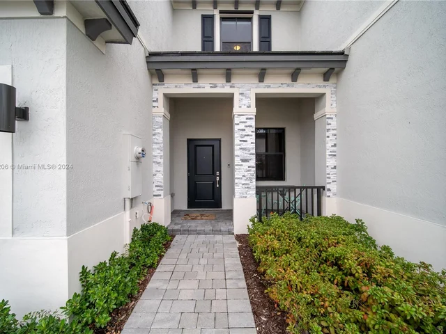 437 NW 204th St, Miami Gardens FL 33169