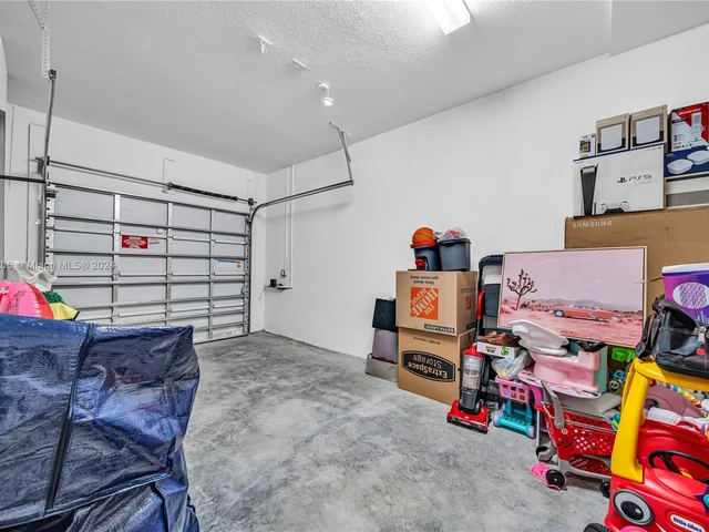 437 NW 204th St, Miami Gardens FL 33169