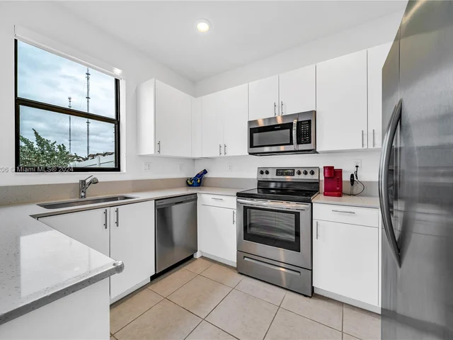 437 NW 204th St, Miami Gardens FL 33169