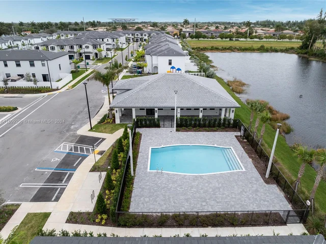 437 NW 204th St, Miami Gardens FL 33169