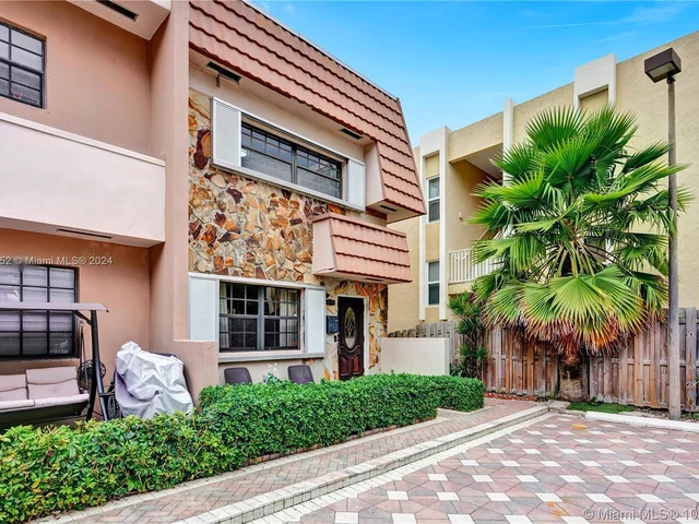 8962 Collins Ave # 1, Surfside FL 33154