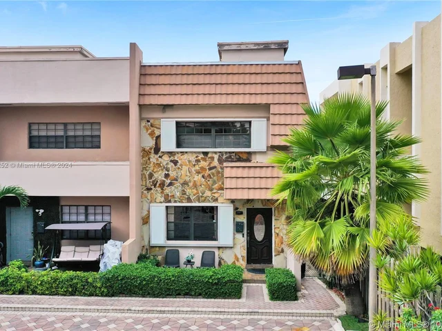 8962 Collins Ave # 1, Surfside FL 33154