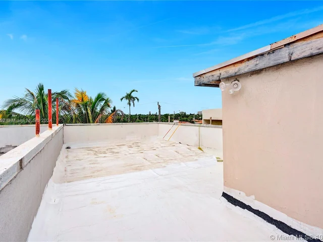 8962 Collins Ave # 1, Surfside FL 33154