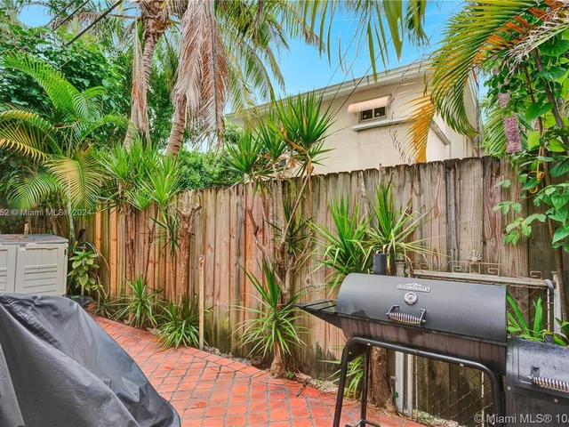 8962 Collins Ave # 1, Surfside FL 33154