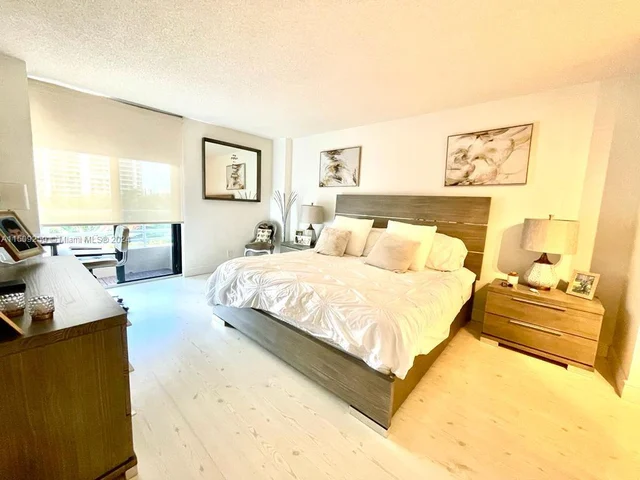 3300 NE 192nd St # 504, Aventura FL 33180