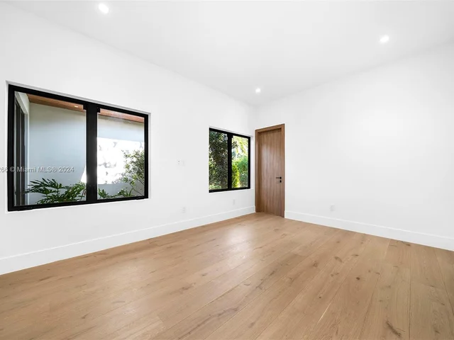 5996 SW 102nd St, Pinecrest FL 33156