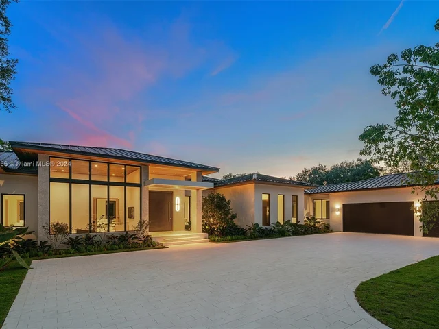 5996 SW 102nd St, Pinecrest FL 33156