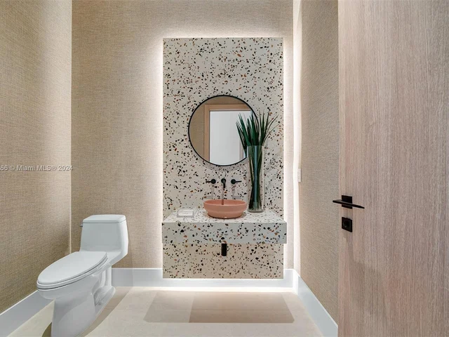 5996 SW 102nd St, Pinecrest FL 33156