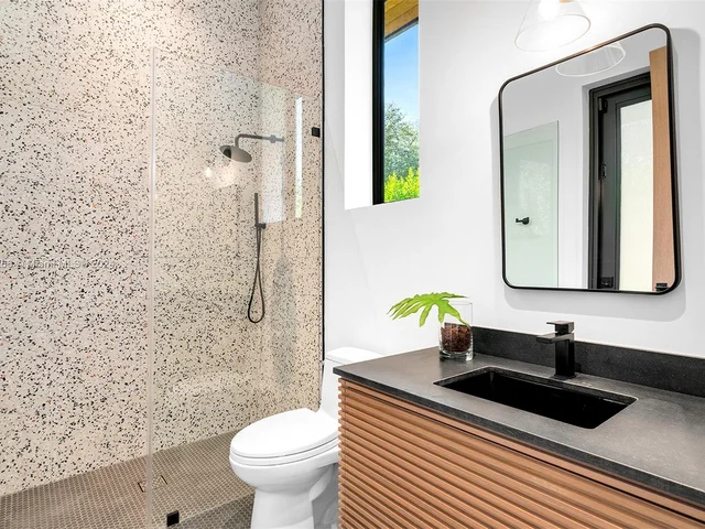 5996 SW 102nd St, Pinecrest FL 33156