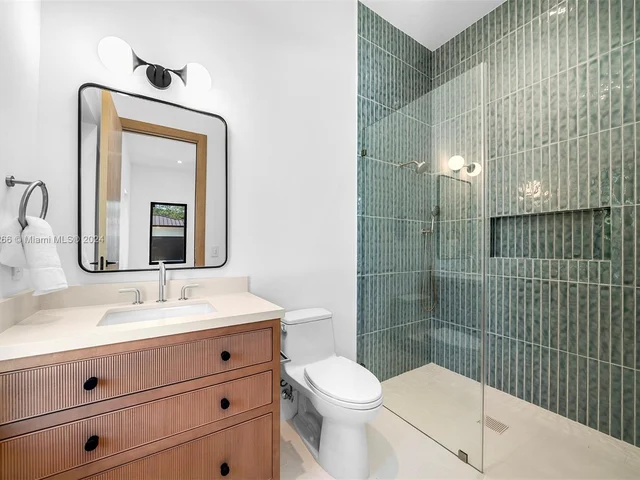 5996 SW 102nd St, Pinecrest FL 33156