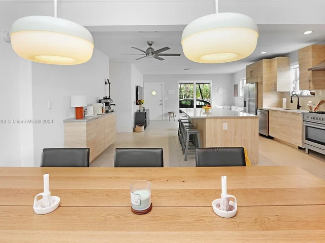 927 N 14th Ave, Hollywood FL 33020