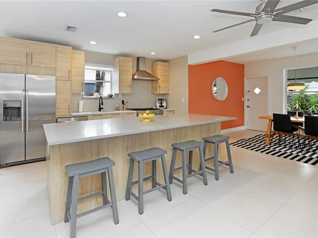 927 N 14th Ave, Hollywood FL 33020