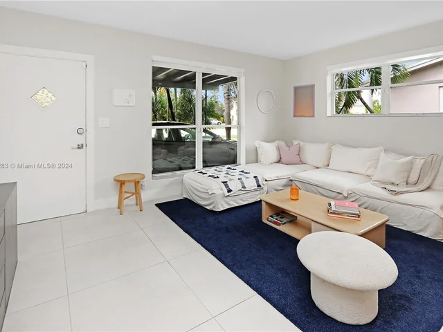 927 N 14th Ave, Hollywood FL 33020