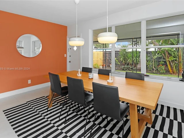 927 N 14th Ave, Hollywood FL 33020