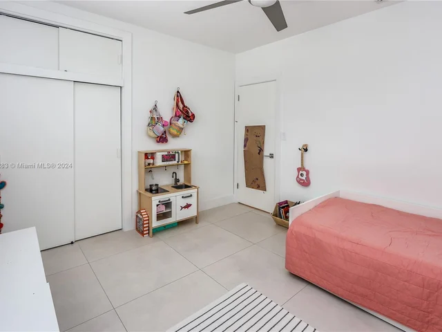 927 N 14th Ave, Hollywood FL 33020