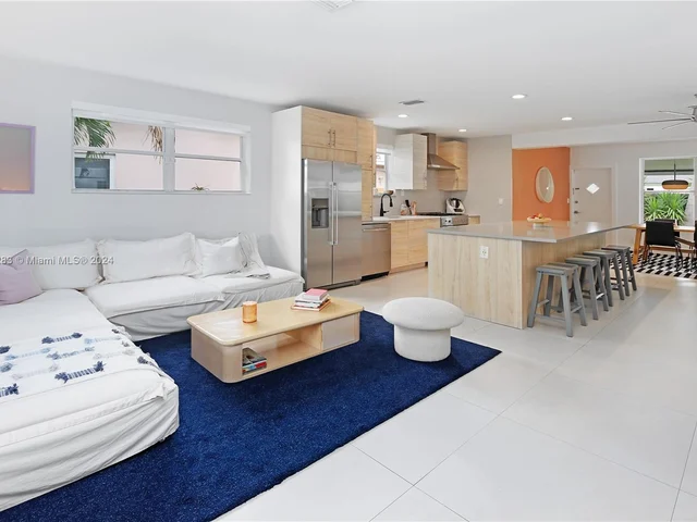 927 N 14th Ave, Hollywood FL 33020