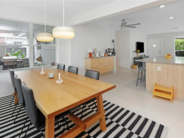 927 N 14th Ave, Hollywood FL 33020