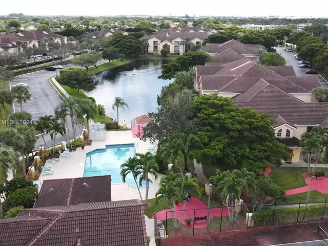 7620 Westwood Dr # 216, Tamarac FL 33321