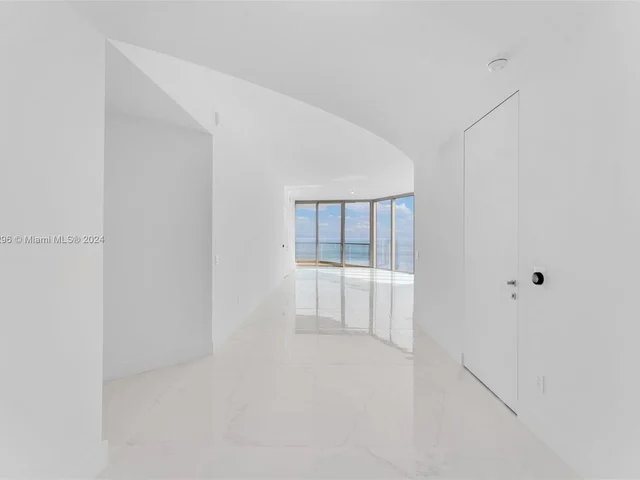 18975 Collins Ave # 1904, Sunny Isles Beach FL 33160