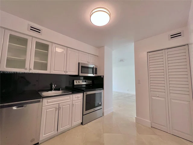 6770 Indian Creek Dr # 10D, Miami Beach FL 33141