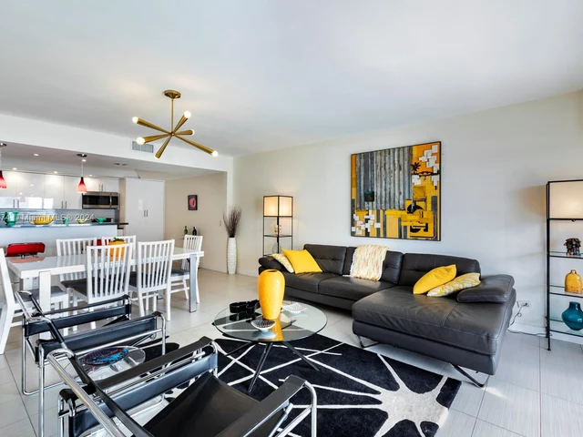 1800 NE 114th St # 607, Miami FL 33181