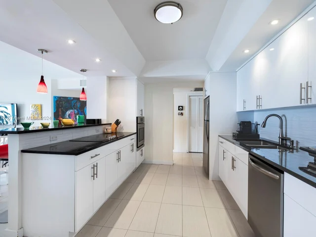 1800 NE 114th St # 607, Miami FL 33181