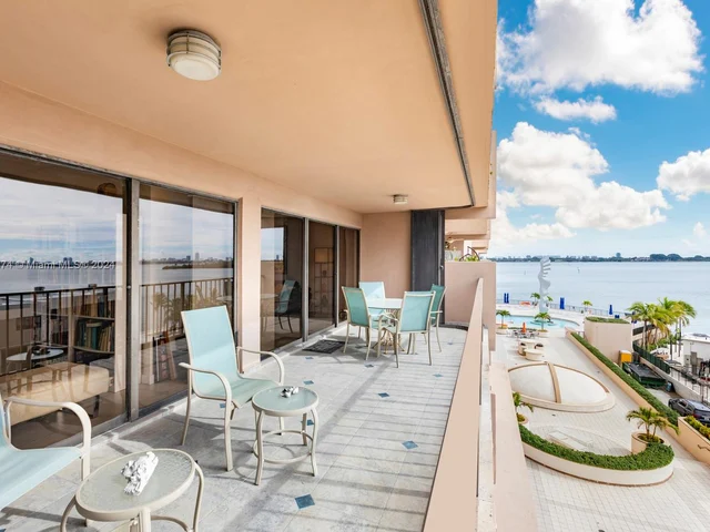 1800 NE 114th St # 607, Miami FL 33181