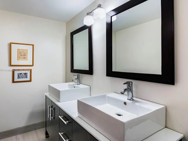 1800 NE 114th St # 607, Miami FL 33181