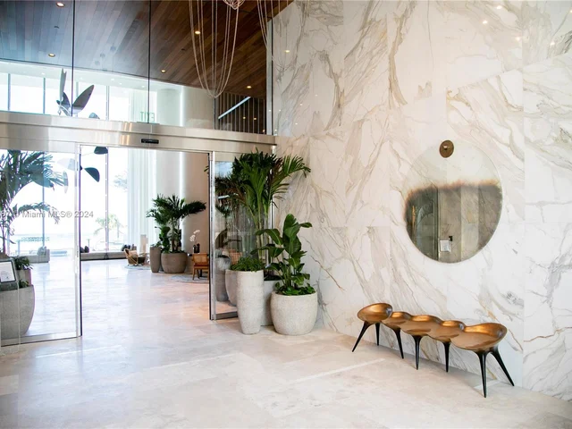 18501 Collins Ave, Sunny Isles Beach FL 33160