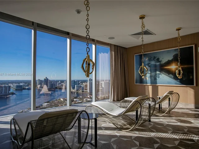 18501 Collins Ave, Sunny Isles Beach FL 33160