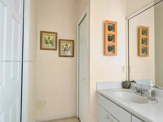 7971 SW 164th Ave, Miami FL 33193