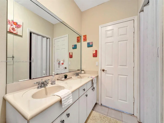 7971 SW 164th Ave, Miami FL 33193