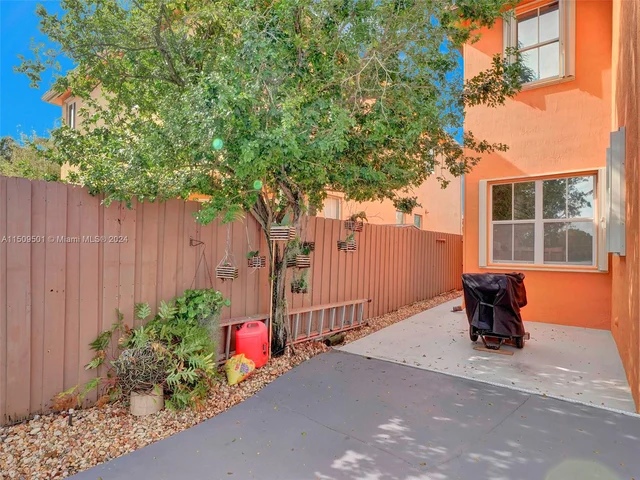 7971 SW 164th Ave, Miami FL 33193