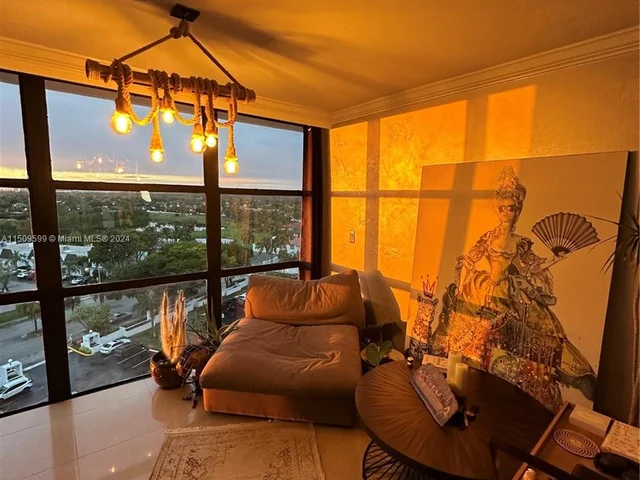 1000 Parkview Dr # 1025, Hallandale Beach FL 33009