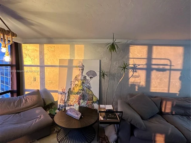 1000 Parkview Dr # 1025, Hallandale Beach FL 33009