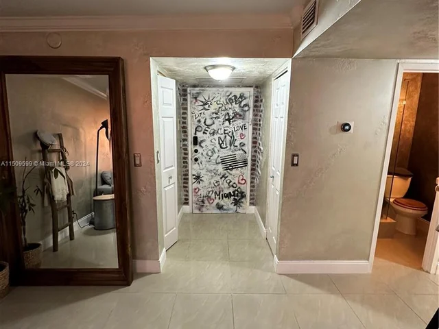 1000 Parkview Dr # 1025, Hallandale Beach FL 33009