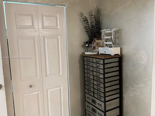 1000 Parkview Dr # 1025, Hallandale Beach FL 33009