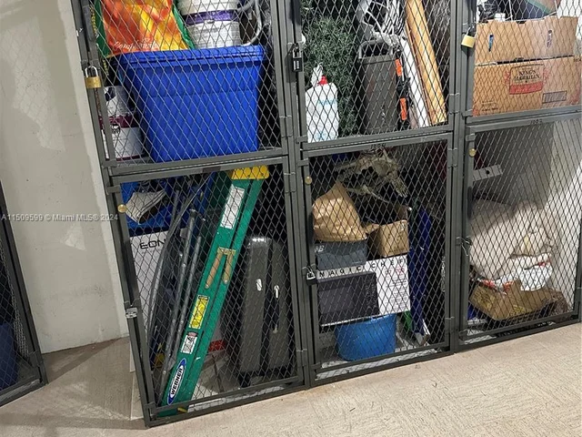 1000 Parkview Dr # 1025, Hallandale Beach FL 33009