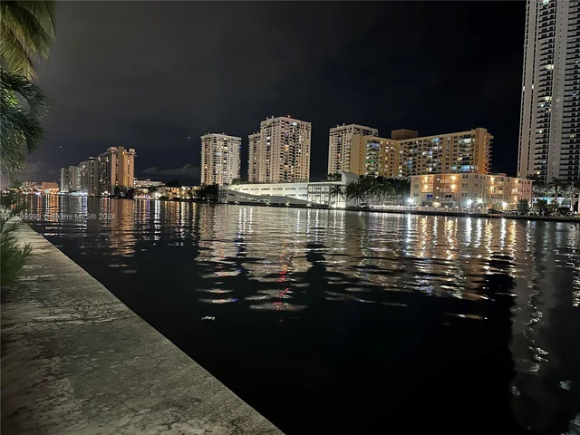 1000 Parkview Dr # 1025, Hallandale Beach FL 33009