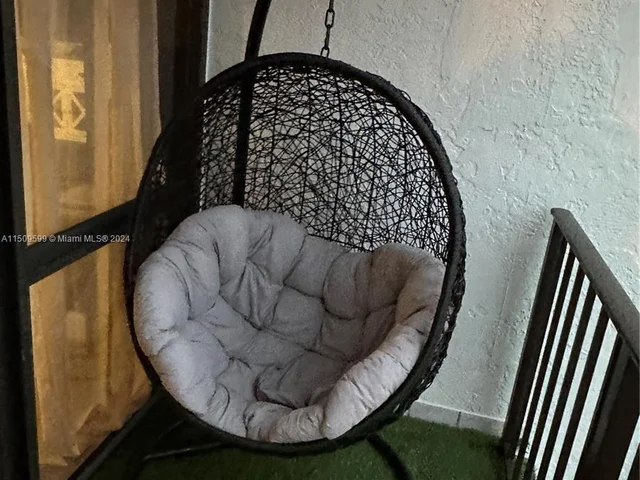 1000 Parkview Dr # 1025, Hallandale Beach FL 33009